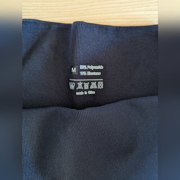 New Halara Seamless Leggings Size Medium - Picture 8 of 9